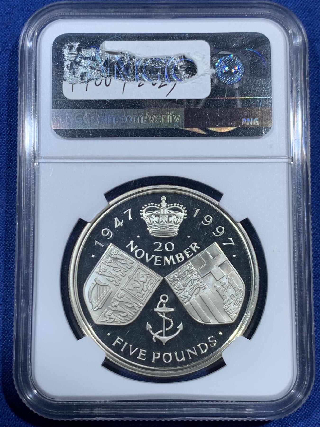 《竞宝斋》第461场 周日，周一，2场连拍 （全场包邮）欢迎送拍 NGC PF69UC 英国1997年伊丽莎白二世女王与菲利普亲王结婚50周年（金婚纪念日）5英镑精制银币 镜面浮雕 925银 28.25克