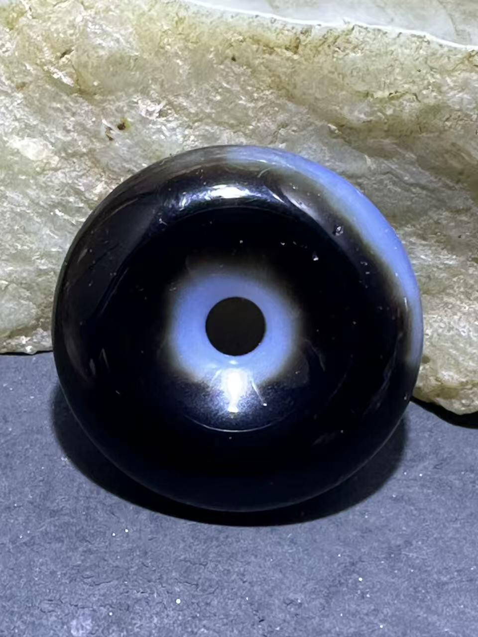 精美药师玛瑙平安扣一个，