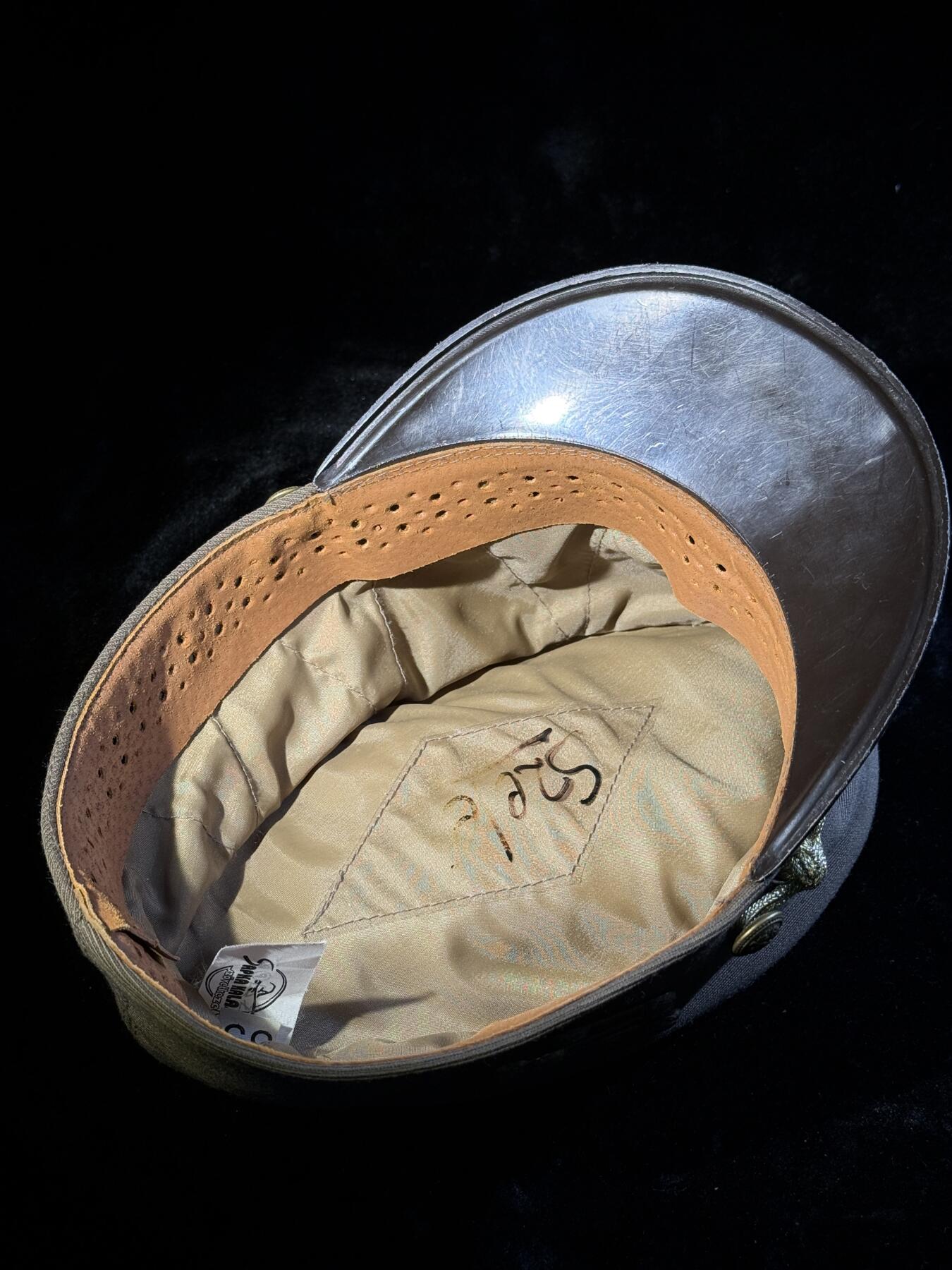 戎马世界章牌大赏第110期 匈牙利军官帽