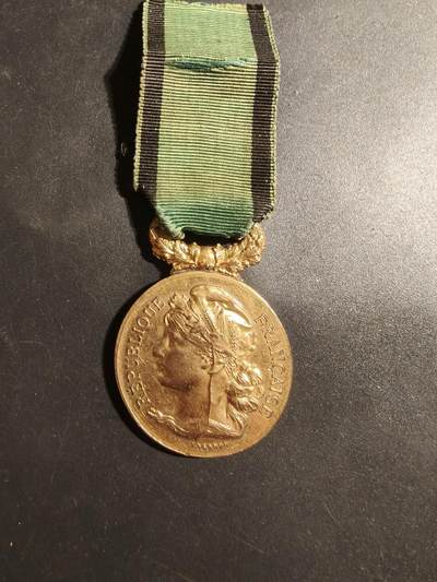 老王徽章第179期 - 法国金级鼓励慈善发展奖章