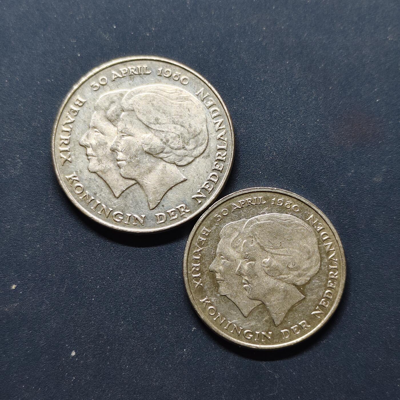 【全场包邮】纯粹捡漏拍498场-持续更新中 荷兰1980年1-2.5盾女王交接纪念币2枚全套