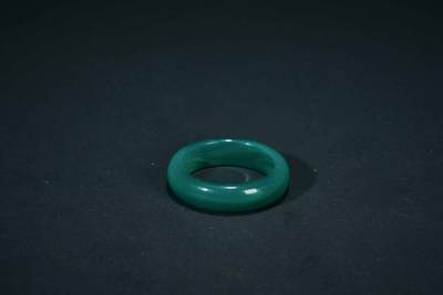 上海都达杂项专场八（全场包邮）   天然绿玛瑙戒指87-362