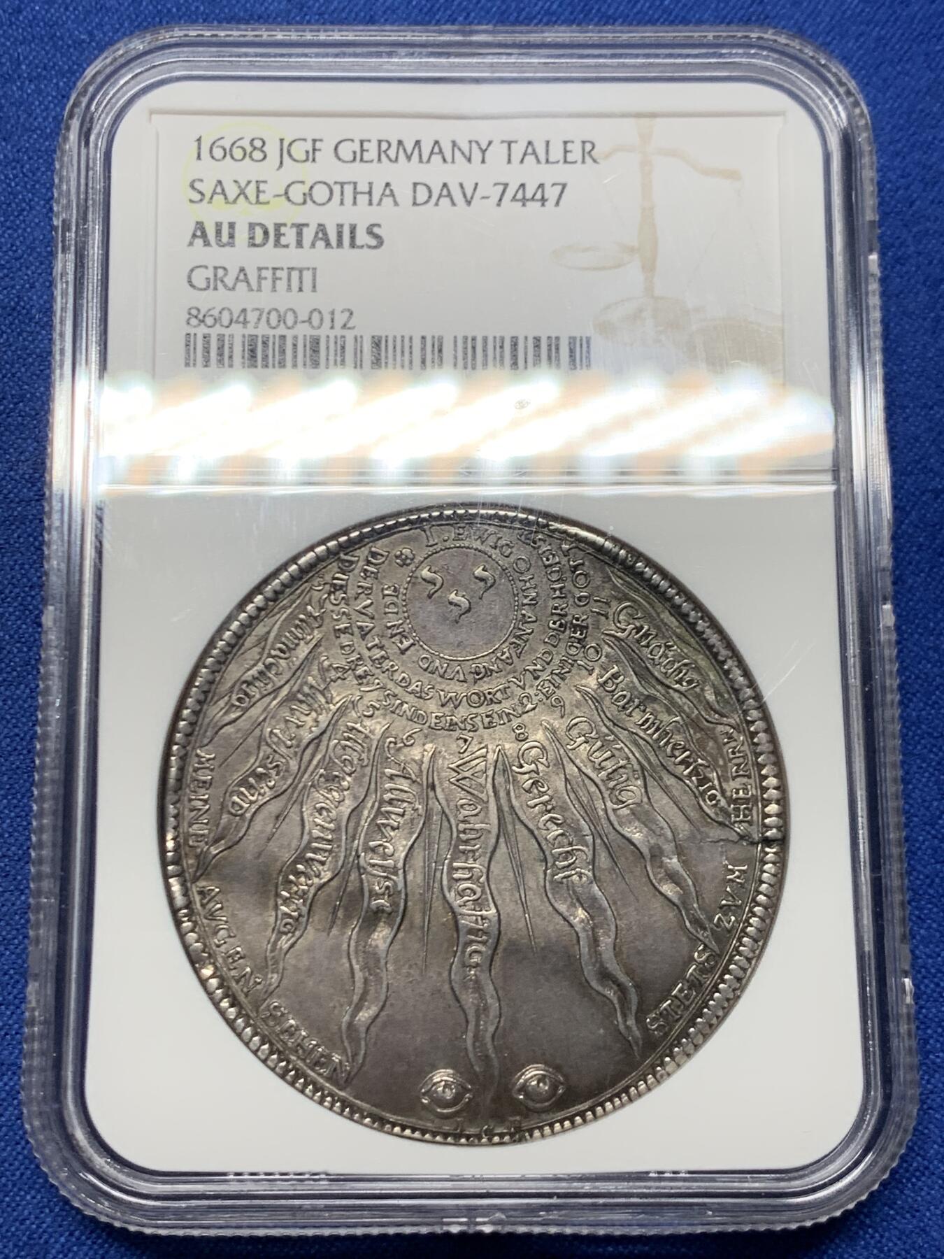 《竞宝斋》第461场 周日，周一，2场连拍 （全场包邮）欢迎送拍 NGC AU 德国 1668年  萨克森-哥达-阿尔滕堡公国 教理问答泰勒 非常稀有的品种  最近VF-XF的裸币成交价 1.6-2W  三线之内象征三位一体，光芒四射，象征上帝的各种特质；下方为天意之眼