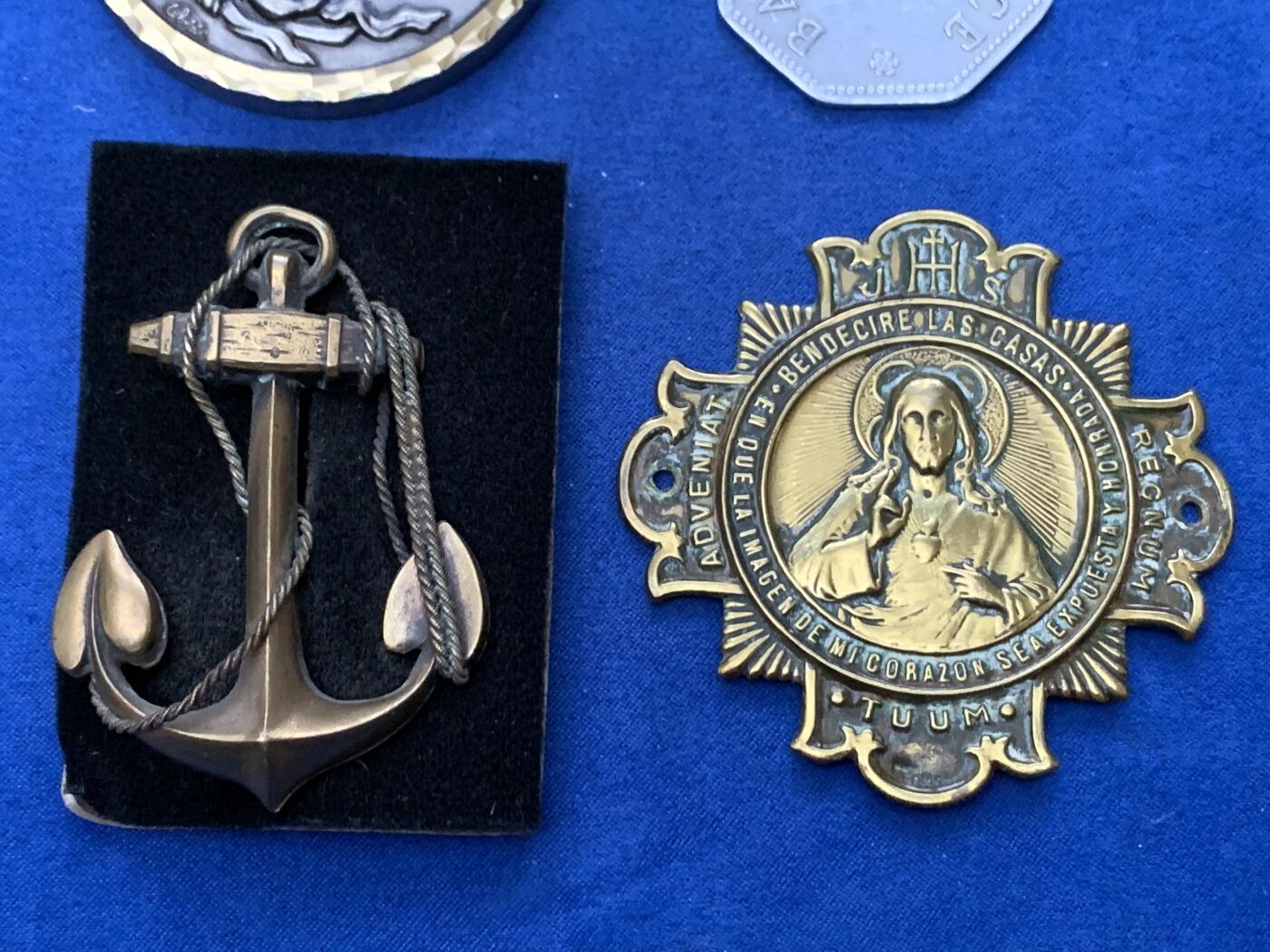 《竞宝斋》第461场 周日，周一，2场连拍 （全场包邮）欢迎送拍 六枚一组 欧洲异形章 总重约230克