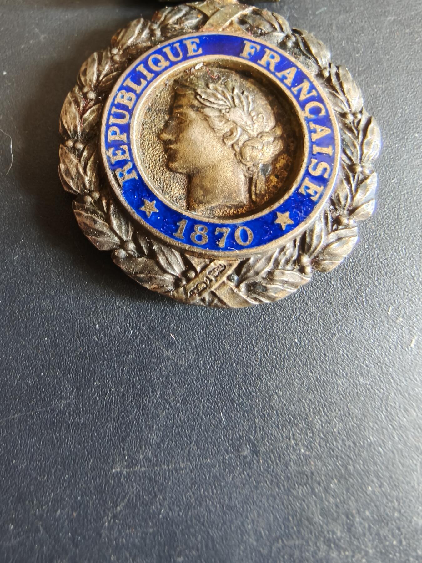 老王徽章第179期 法国军事奖章    三共时期     950银镀金珐琅     重量20.1g