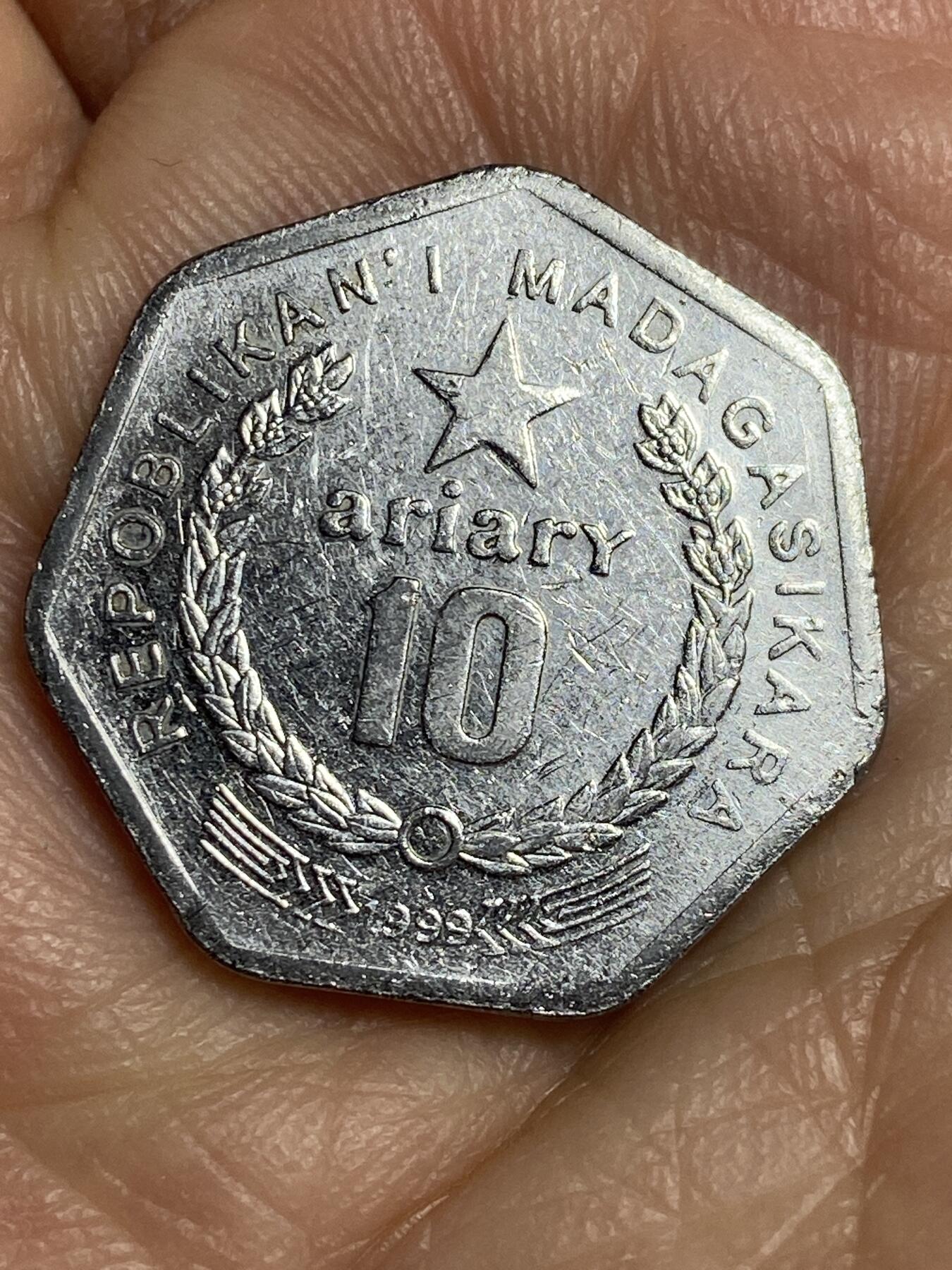 2026年第十五场(总第一百八十四场）外国好品散币场(免佣金) 马达加斯加🇲🇬1999年10法郎