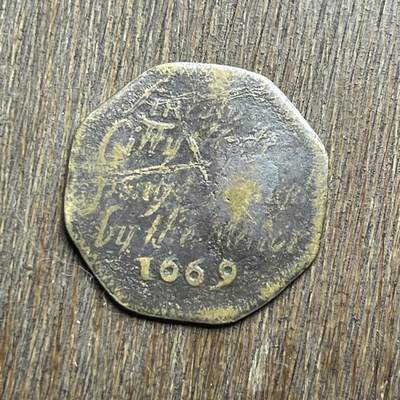 【铜匠收藏】★第140加场★精品老铜币 硬币专场 不寄存，200包邮。不满200元，支付5元运费。《接受代拍 代送NGC评级》 - 100【无寄存】稀少的 1669 英国伦敦 八角形 代用币 铜币