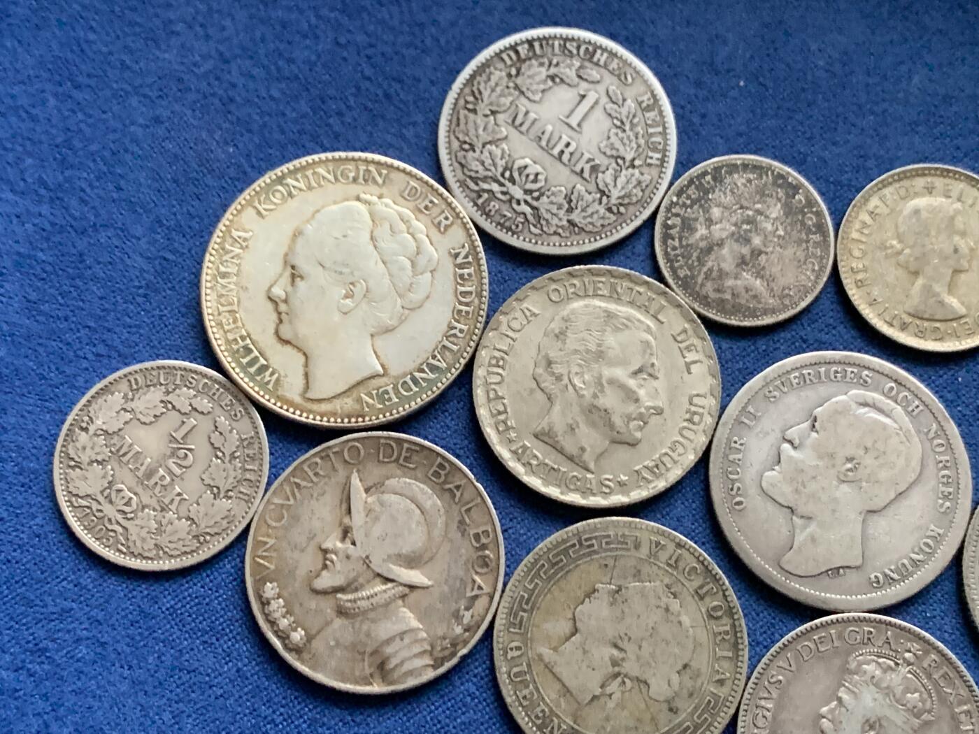 《竞宝斋》第461场 周日，周一，2场连拍 （全场包邮）欢迎送拍 15枚一组 各国银币 荷兰1盾（720银9.8克）+乌拉圭50分（720银7克）+瑞典1克朗（800银7.15克）+德国1马克（900银5.35克）+澳大利亚1先令（925银5.55克）+加拿大25分（925银5.75克）+英国1先令（500银5.37克）+巴拿马1/4巴尔博亚（900银6.15克）+锡兰50分（800银5.62克）+德国半马克（900银2.75克）+澳大利亚6便士（500银2.8