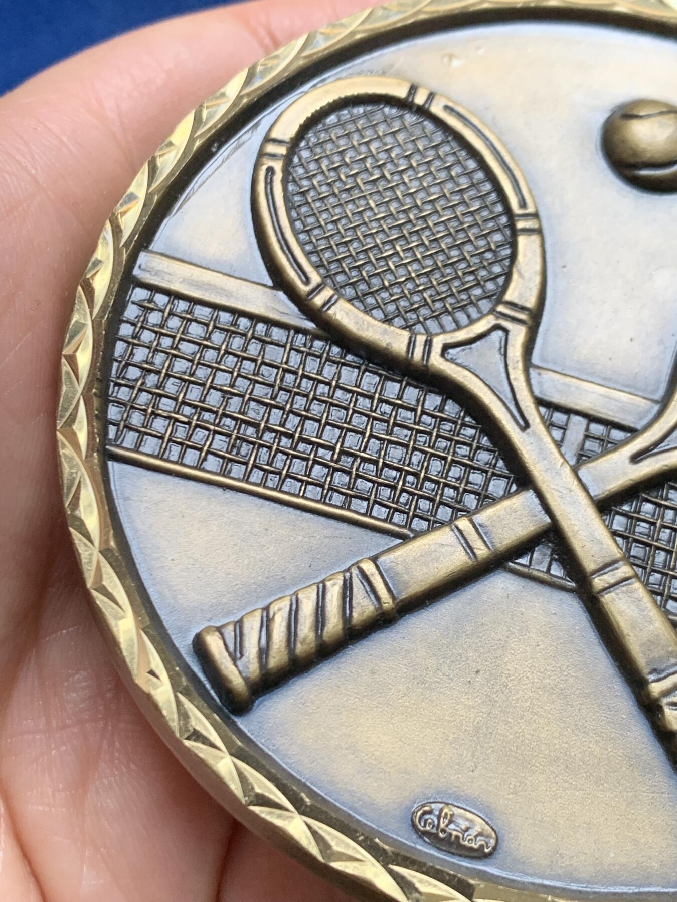 《竞宝斋》第461场 周日，周一，2场连拍 （全场包邮）欢迎送拍 网球比赛铜章 大规格 单面章 217.2克 88mm