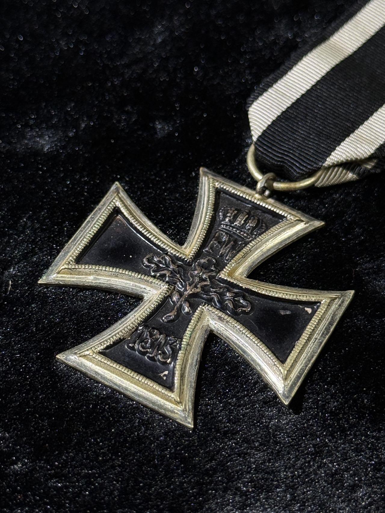 戎马世界章牌大赏第110期 德国一战二级铁十字勋章，漆面有损