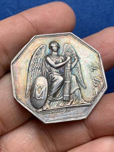 《竞宝斋》第461场 周日，周一，2场连拍 （全场包邮）欢迎送拍 - 法国火灾互助保险公司八角银质代币，造型优美，双面炫彩，18.8克，35.8mm，蜜蜂银标。