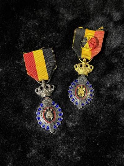 戎马世界章牌大赏第110期 - 比利时金级银级劳动奖章一组