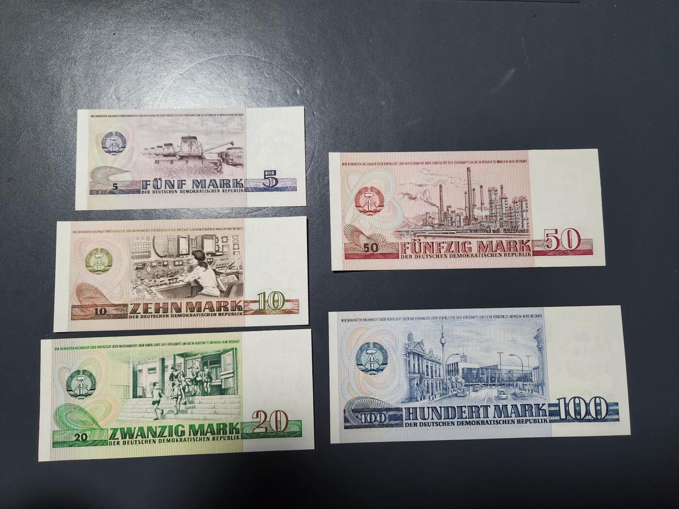 1月25号晚上8点 外国纸币自动截拍第13场 全新1971-1985年 民主德国 5 10 20 50 100 东德马克 5张