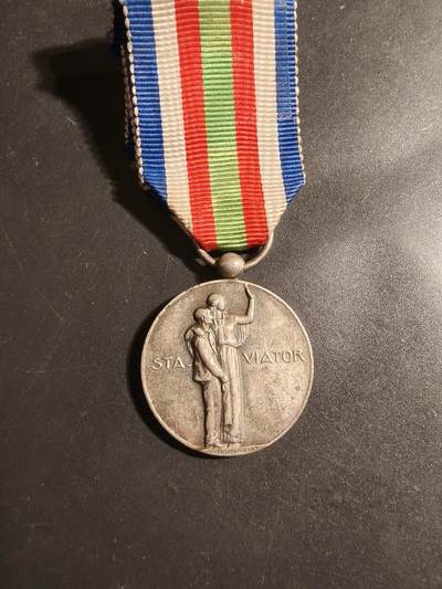 老王徽章第179期 - 法国银级铁路工人避难所纪念章