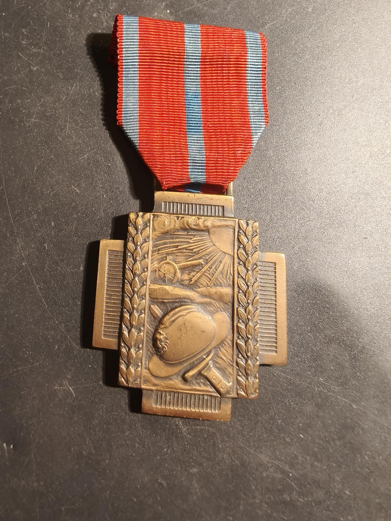 老王徽章第179期 比利时一战火炮十字纪念章