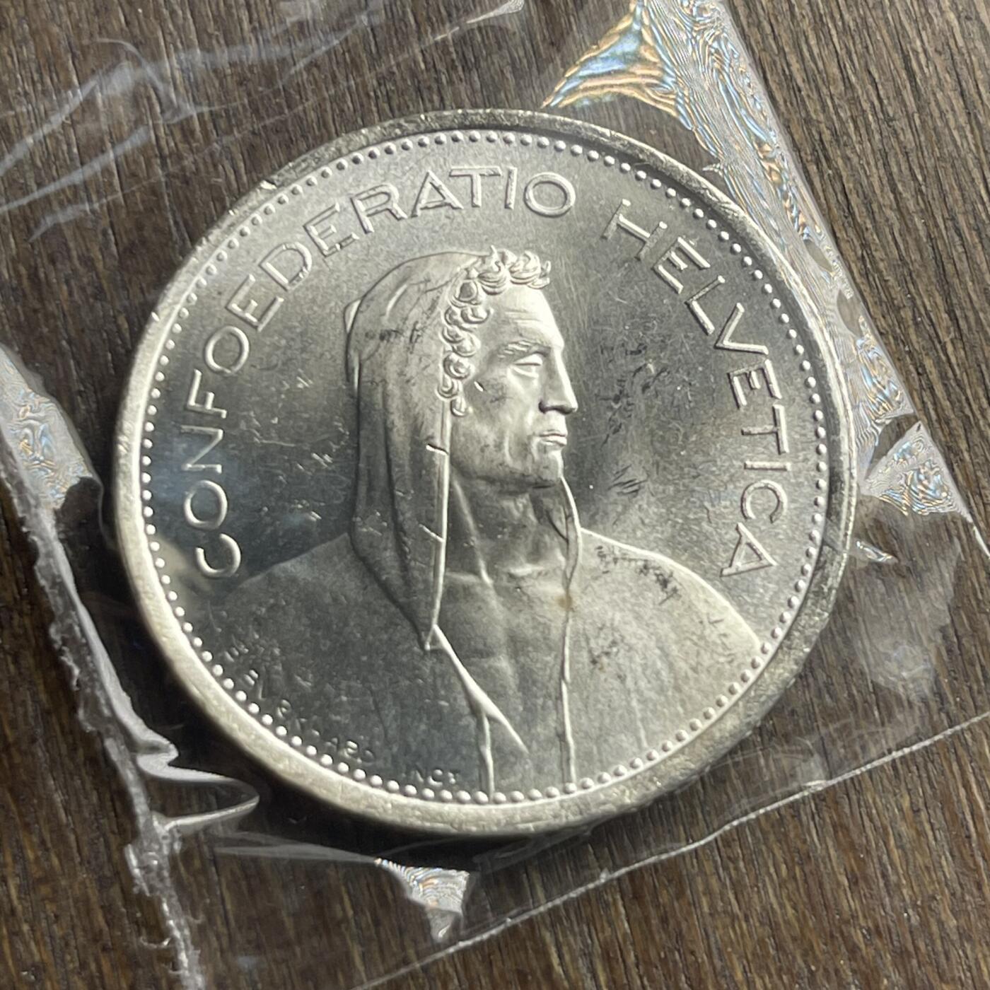 【铜匠收藏】★第140加场★精品老铜币 硬币专场 不寄存，200包邮。不满200元，支付5元运费。《接受代拍 代送NGC评级》 100【无寄存】1969 暴光 5法郎全新品相  银币