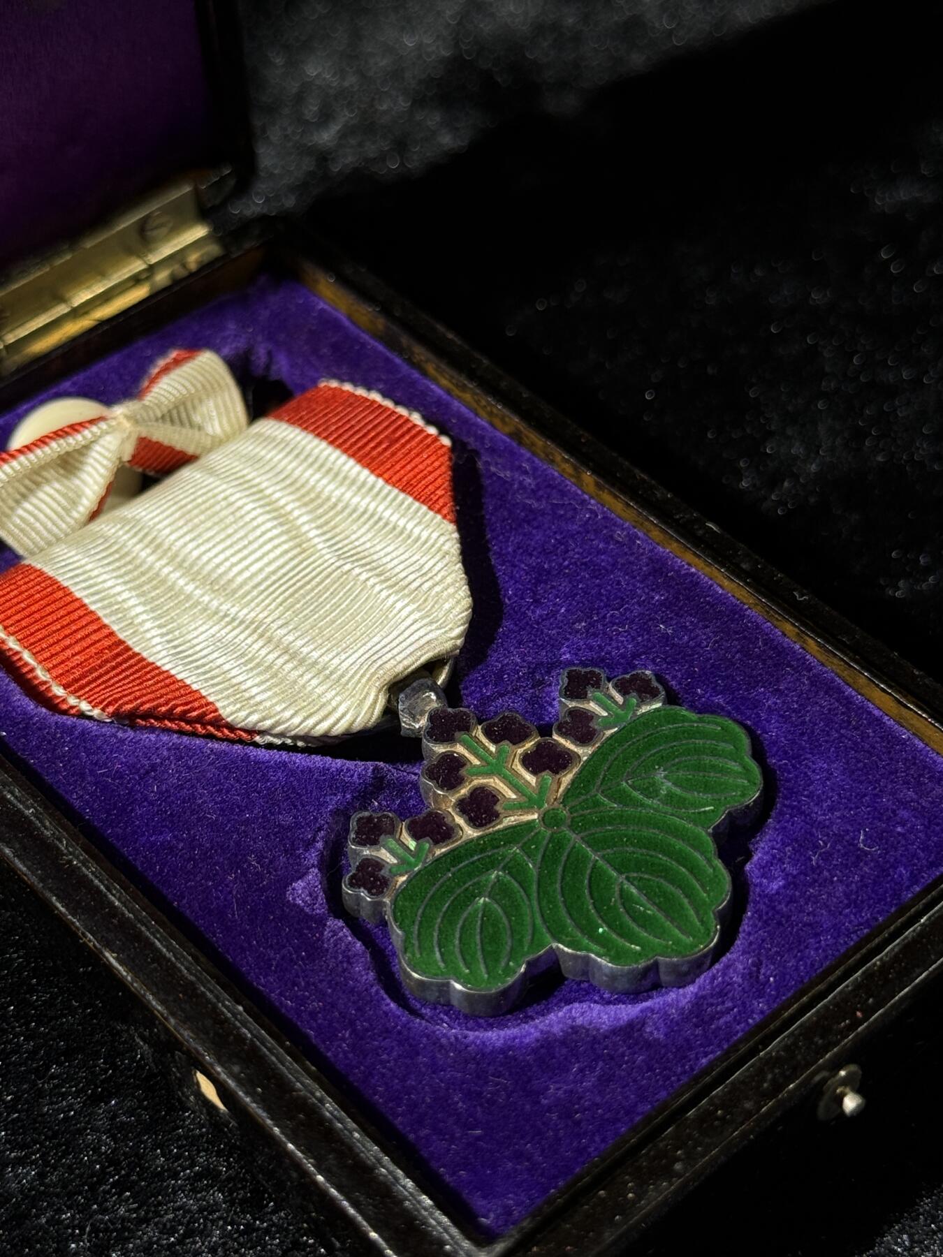 戎马世界章牌大赏第110期 勋七等青色桐叶章