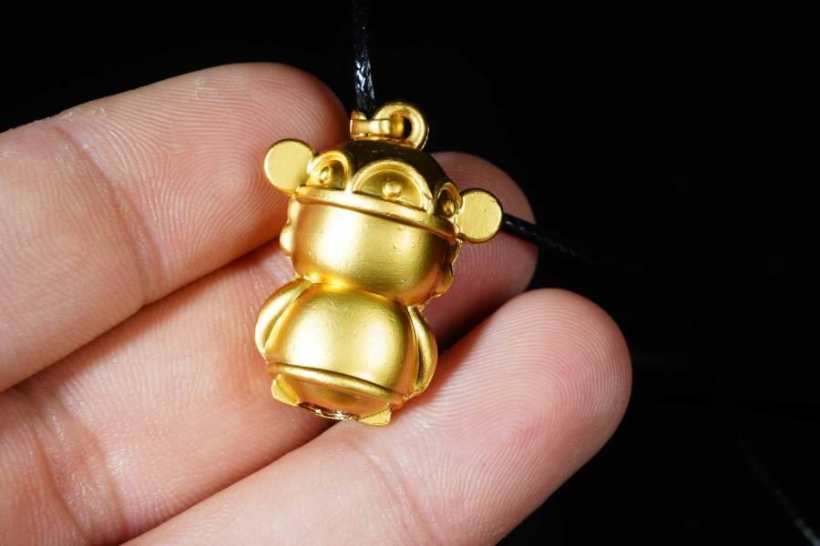 上海都达杂项专场八（全场包邮）   天然镀金小财神嵌和田玉蛋面挂件 附鉴定证书87-337