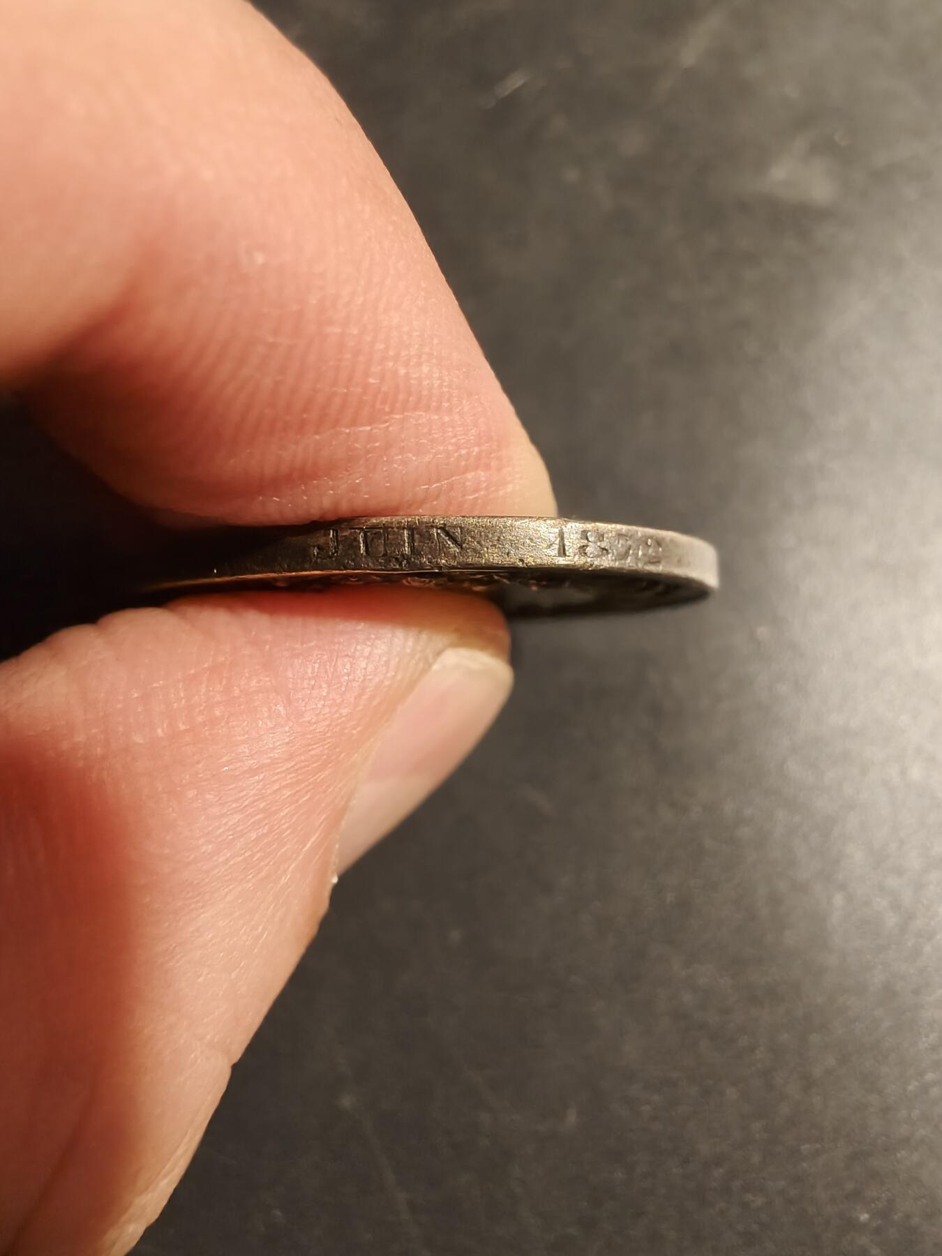 老王徽章第179期 法国银婚章    950银蜜蜂银标    带边铭背铭     1872年实授    直径30mm    重量11.8g