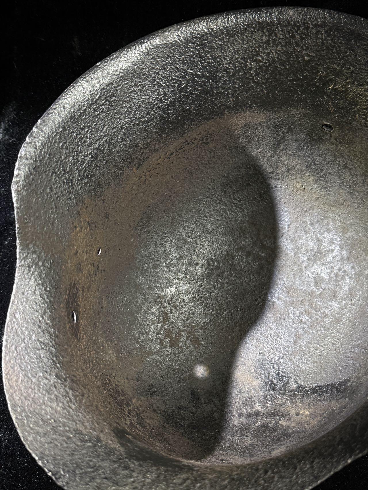 戎马世界章牌大赏第110期 二战德国国防军m42头盔，疑似挖土后修复