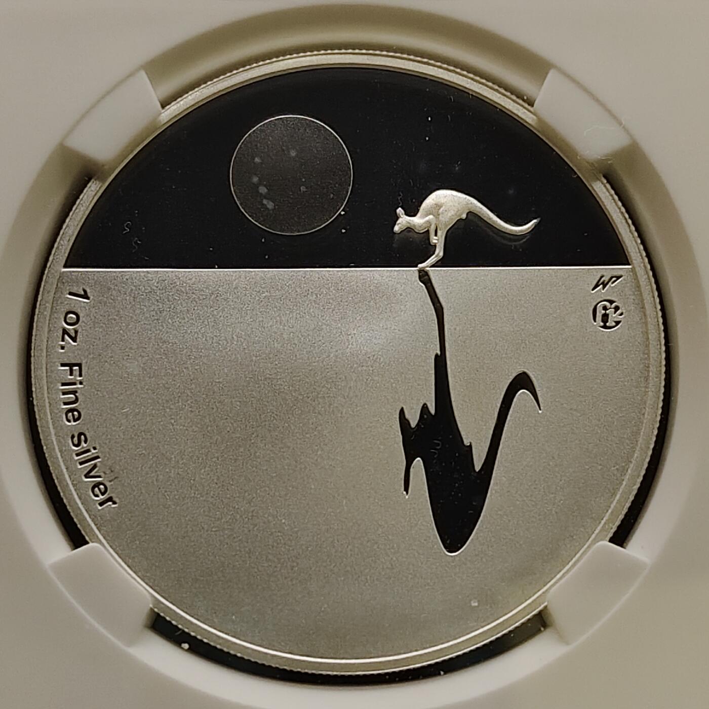 【全场包邮】纯粹捡漏拍499场-持续更新中 澳大利亚2009年1元袋鼠影子精制纪念银币【40.5毫米31.1克99.9%，纯银价约870元（按28元银价折算）】-NGC PF69 ULTRA CAMEO