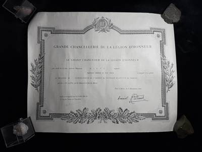 戎马世界章牌大赏第110期 - 法属摩洛哥王国指挥官级阿拉维勋章证书，授予德国裔法国将军（一级总工程师）Wiltz Auguste，他在二战开始时被德军击败，随即作为德国裔法国人被俘虏回德国关押直至战争结束，战后职务一路高升，从事汽车运输相关研发