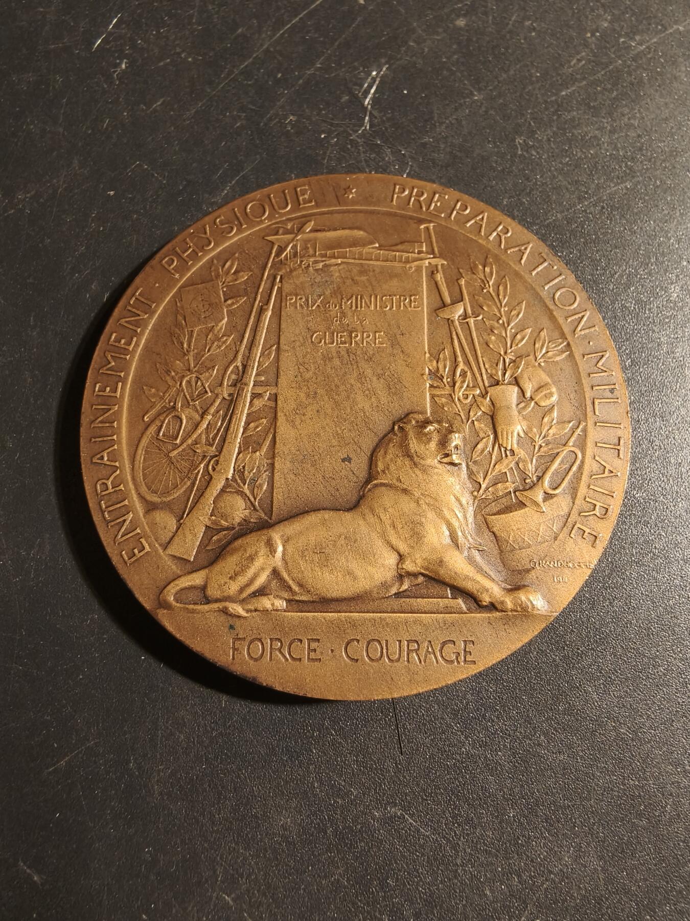 老王徽章第179期 法国战争部战争准备大铜章     原盒    大师Grandhomme作品     直径50mm     重量63.7g
