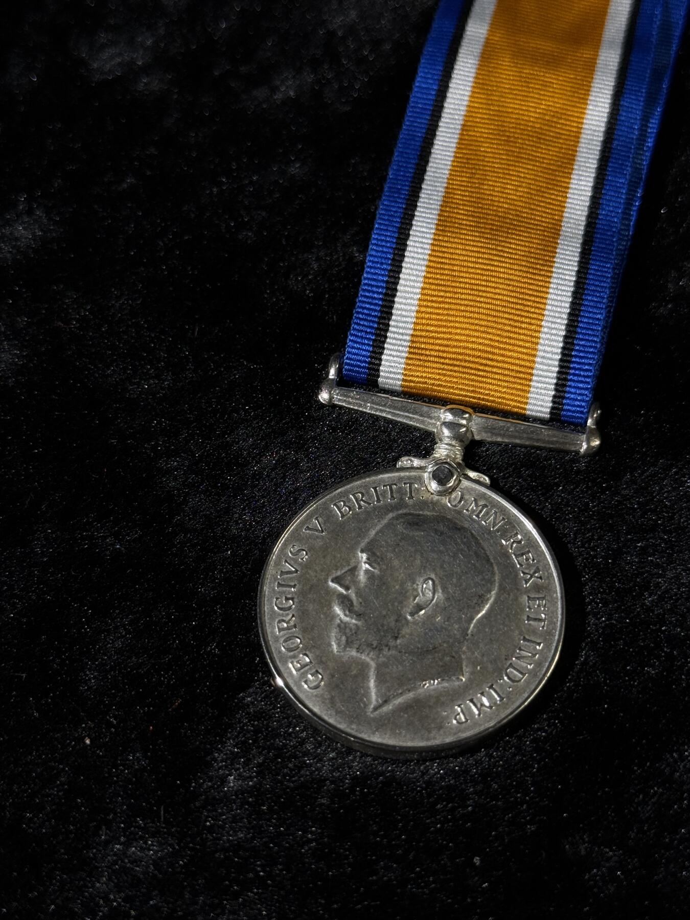 戎马世界章牌大赏第110期 英国奖章一组，均为复刻