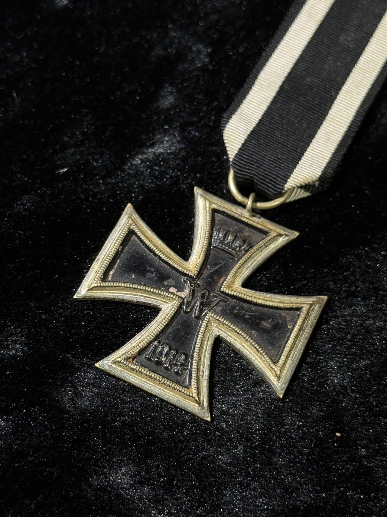 戎马世界章牌大赏第110期 德国一战二级铁十字勋章，漆面有损