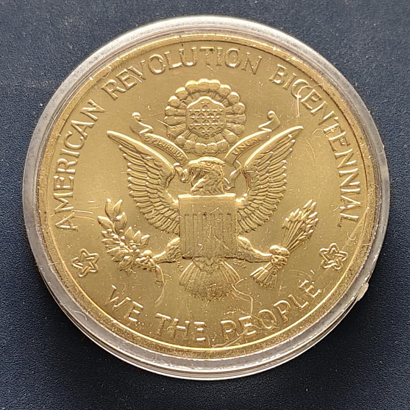 【全场包邮】纯粹捡漏拍499场-持续更新中 【纪念章】美国1976年独立200周年克朗型纪念章-盒证全