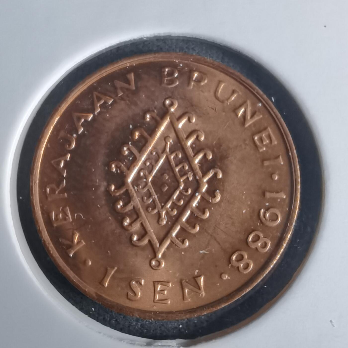 沼泽如烟--第975场 文莱1988年1分