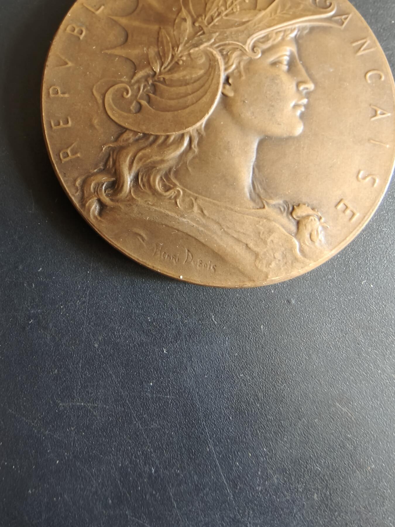 老王徽章第179期 法国战争部射击竞赛大铜章    大师亨利杜布瓦作品     戎装玛丽安娜     直径50mm     重量51.4g