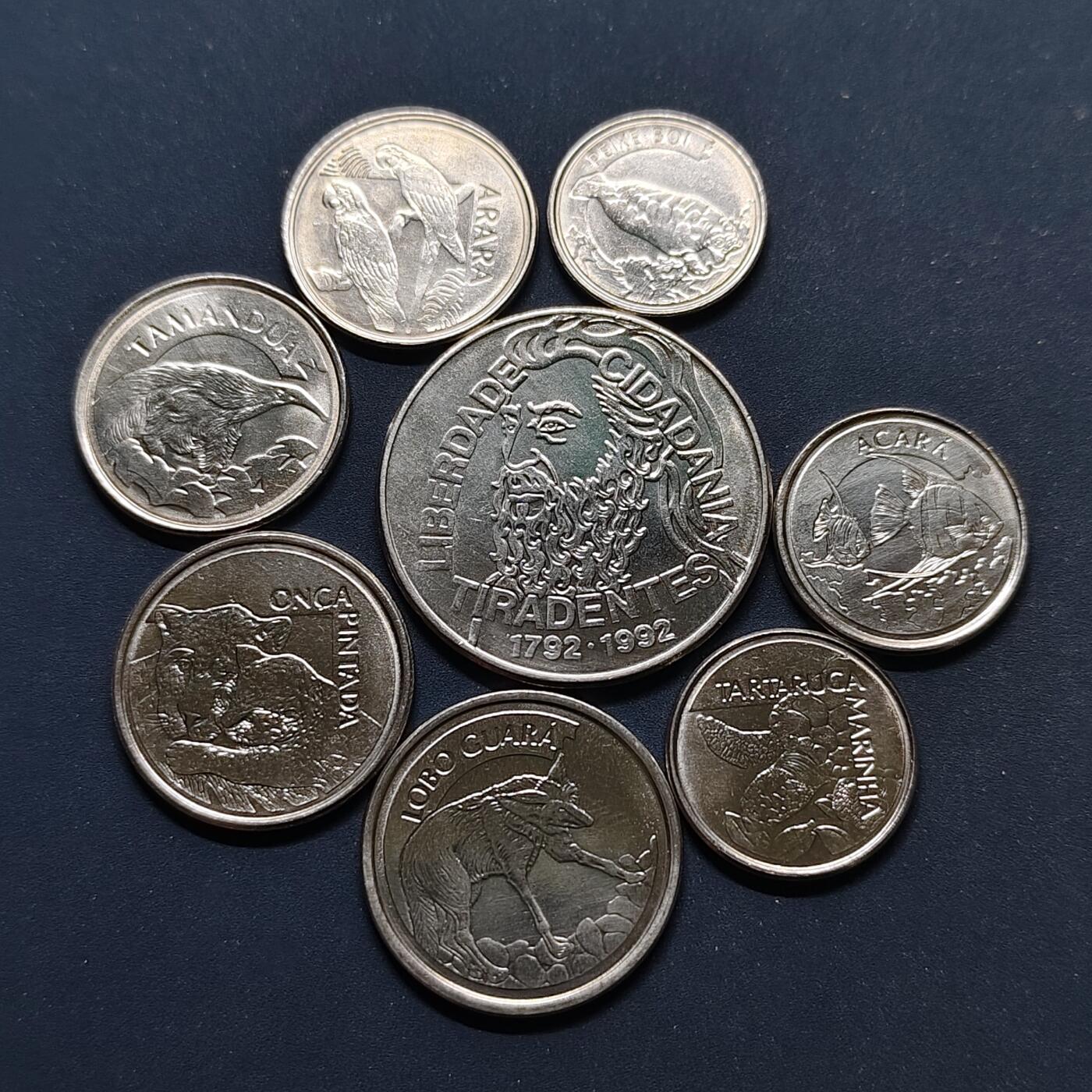 【全场包邮】纯粹捡漏拍498场-持续更新中 巴西1992-1994年动物版8枚套币-含5000克鲁塞罗蒂拉登特斯逝世200周年纪念币