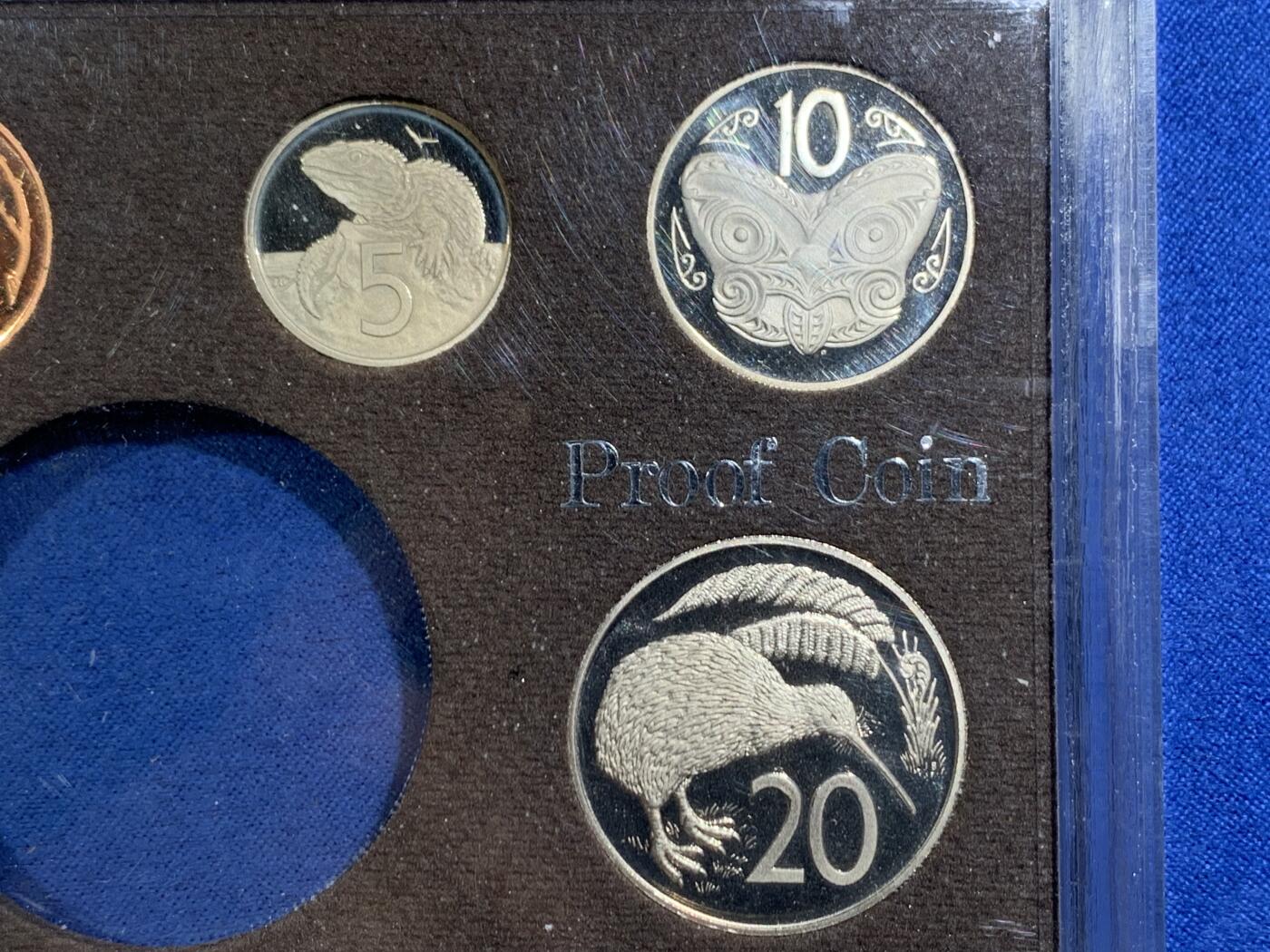 《竞宝斋》第461场 周日，周一，2场连拍 （全场包邮）欢迎送拍 新西兰1981年六枚装 细节见图