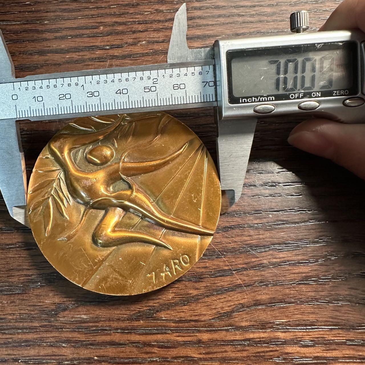 蒂克钱币-第57场 日本章 企业章拍卖  造币局制1972年德国慕尼黑奥运会的日本奥委会（JOC）官方纪念大铜章 70mm 266g