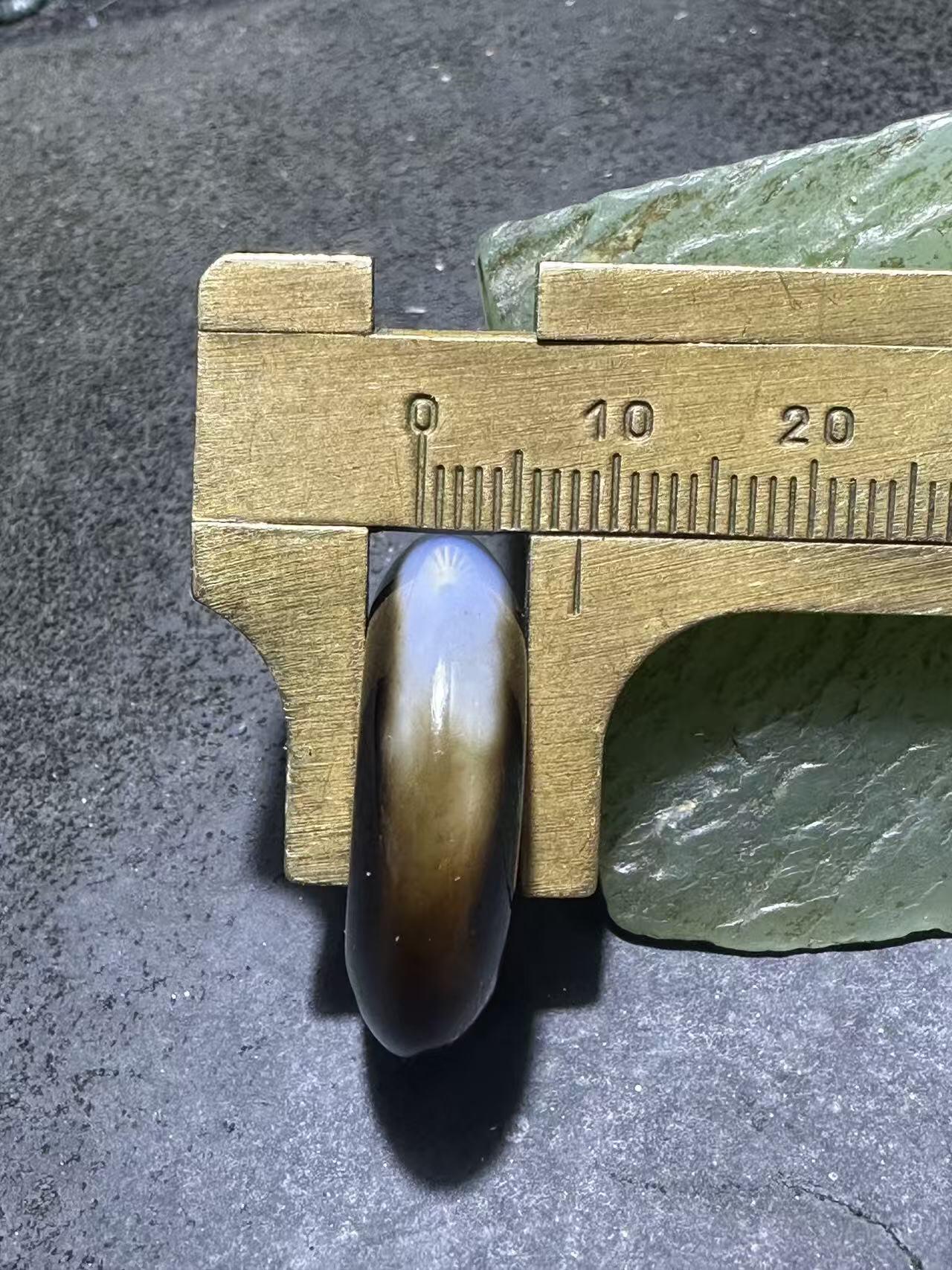 精美药师玛瑙平安扣一个，