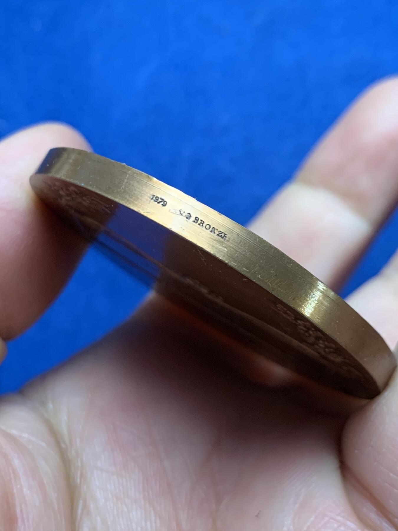 《竞宝斋》第461场 周日，周一，2场连拍 （全场包邮）欢迎送拍 法国互助保险机构五十周年纪念铜章，三位古典女性形象，整体构图体现