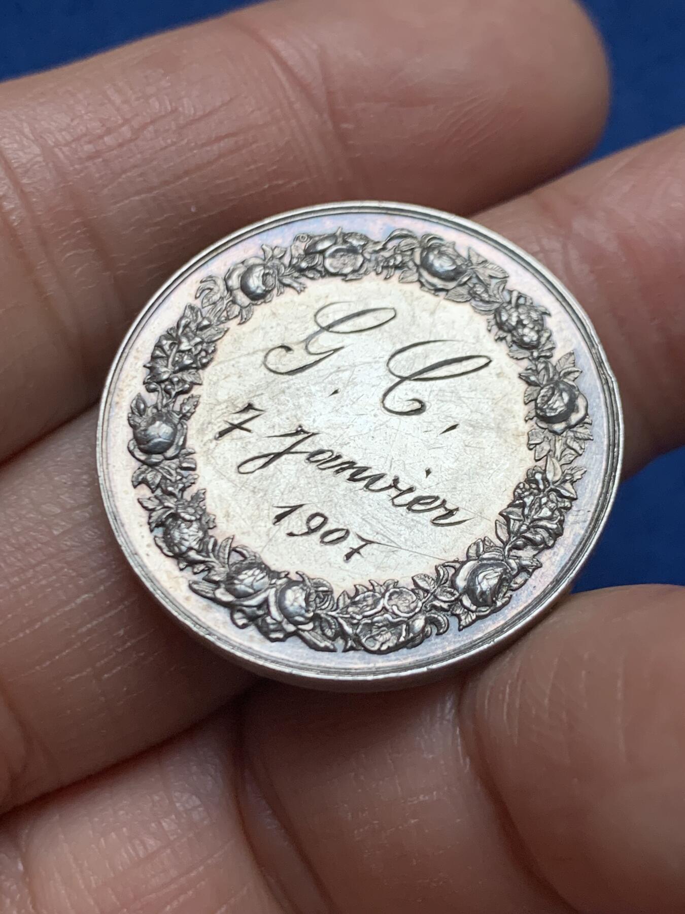 《竞宝斋》第461场 周日，周一，2场连拍 （全场包邮）欢迎送拍 法国婚礼银章 丰饶角银标 11克 27.7mm