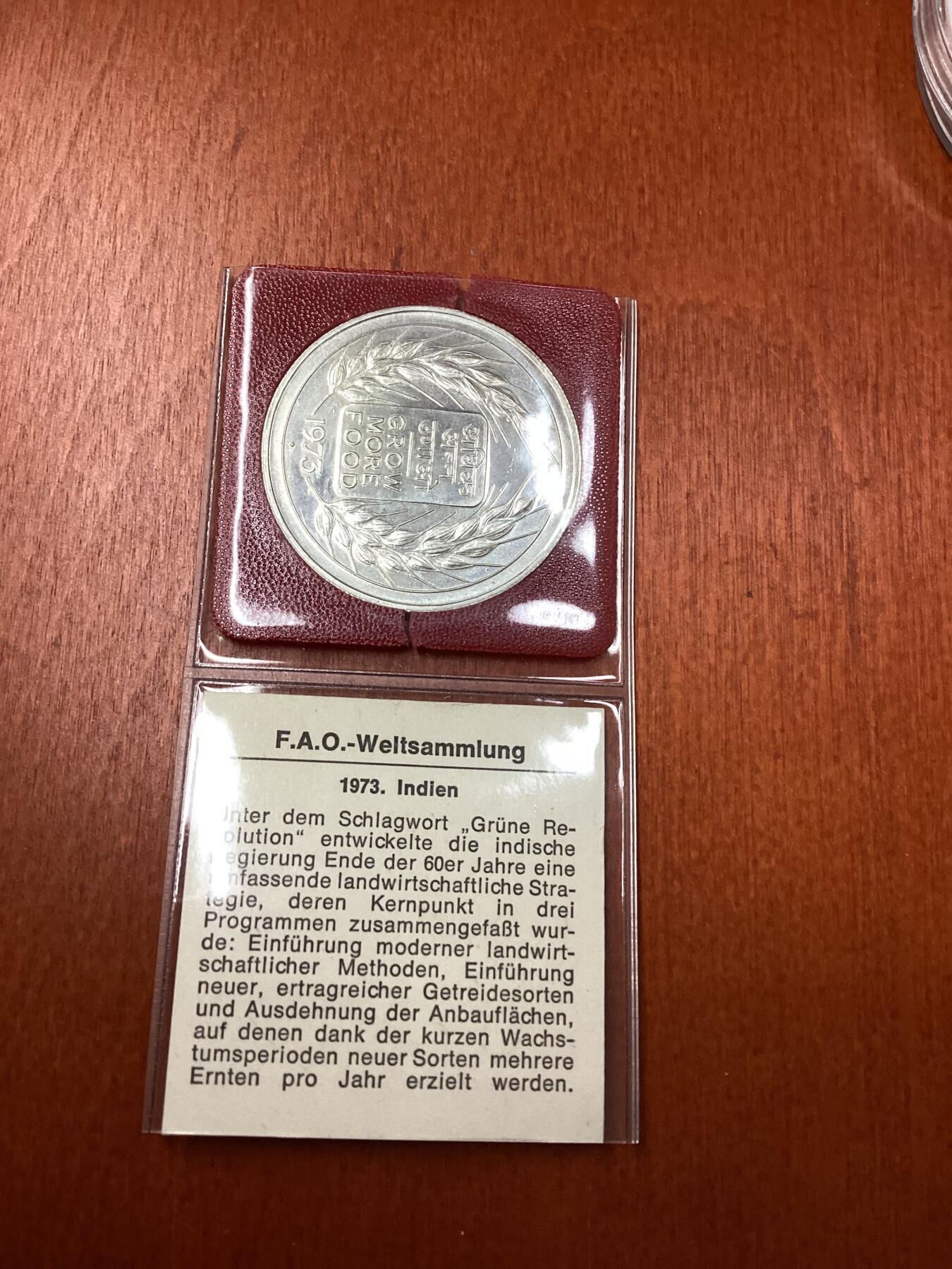 长老汇蛇年精选第九十六场拍卖 1973印度FAO10卢比银币，带说明纸，6.4万枚，22.5克500银