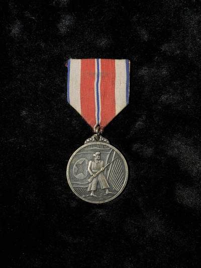 戎马世界章牌大赏第110期 - 朝鲜军功奖章