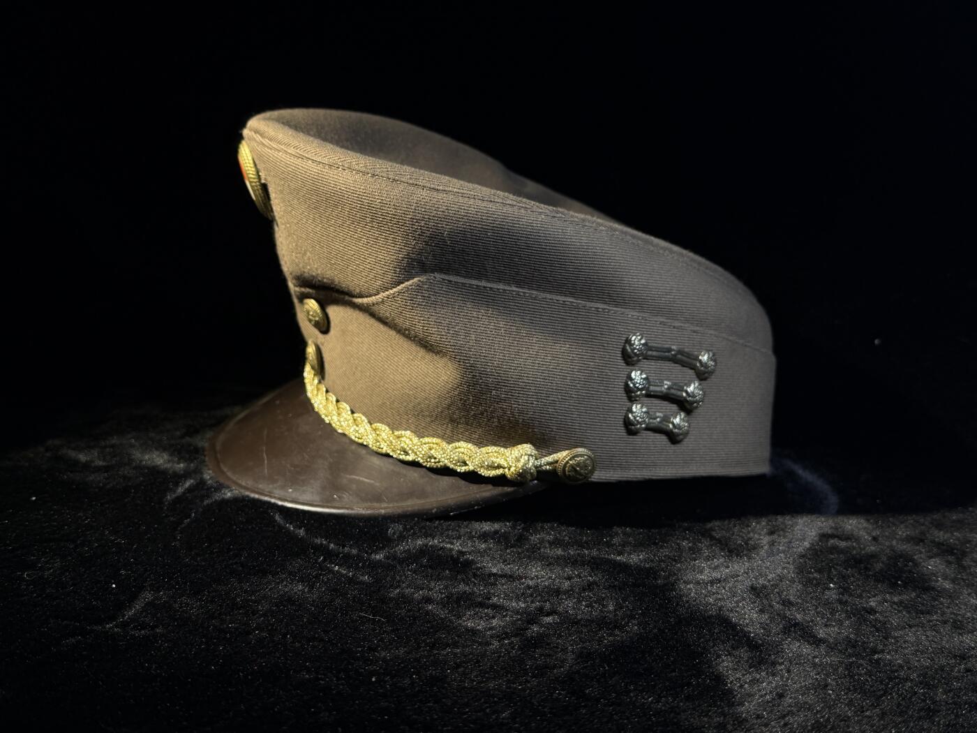 戎马世界章牌大赏第110期 匈牙利军官帽