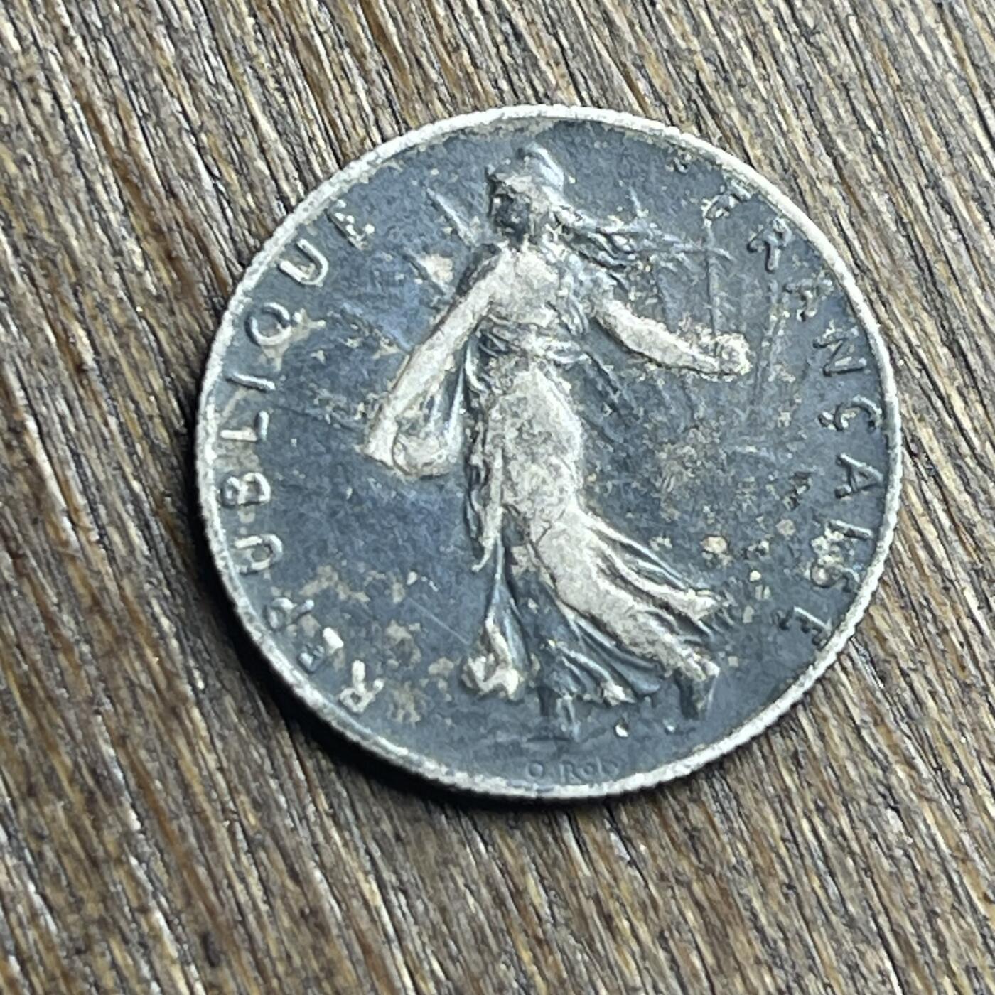 【铜匠收藏】★第140加场★精品老铜币 硬币专场 不寄存，200包邮。不满200元，支付5元运费。《接受代拍 代送NGC评级》 100【无寄存】1915 法国 50分银币