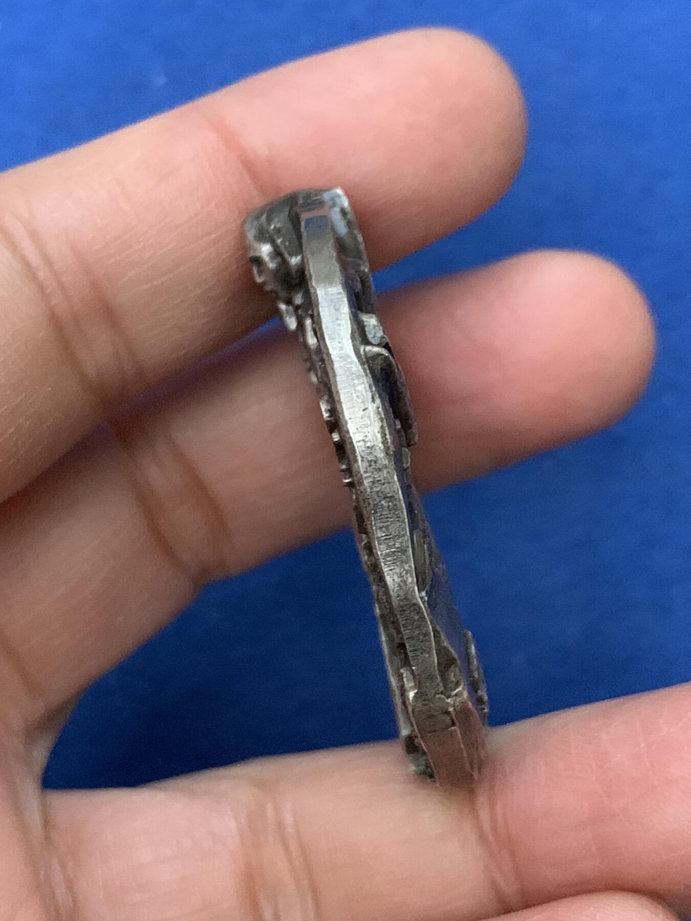 《竞宝斋》第461场 周日，周一，2场连拍 （全场包邮）欢迎送拍 梵蒂冈1968年保罗六世增加联合国教士银章，约35*45mm，47.22g，带盒，800银标，少见形状，高浮雕