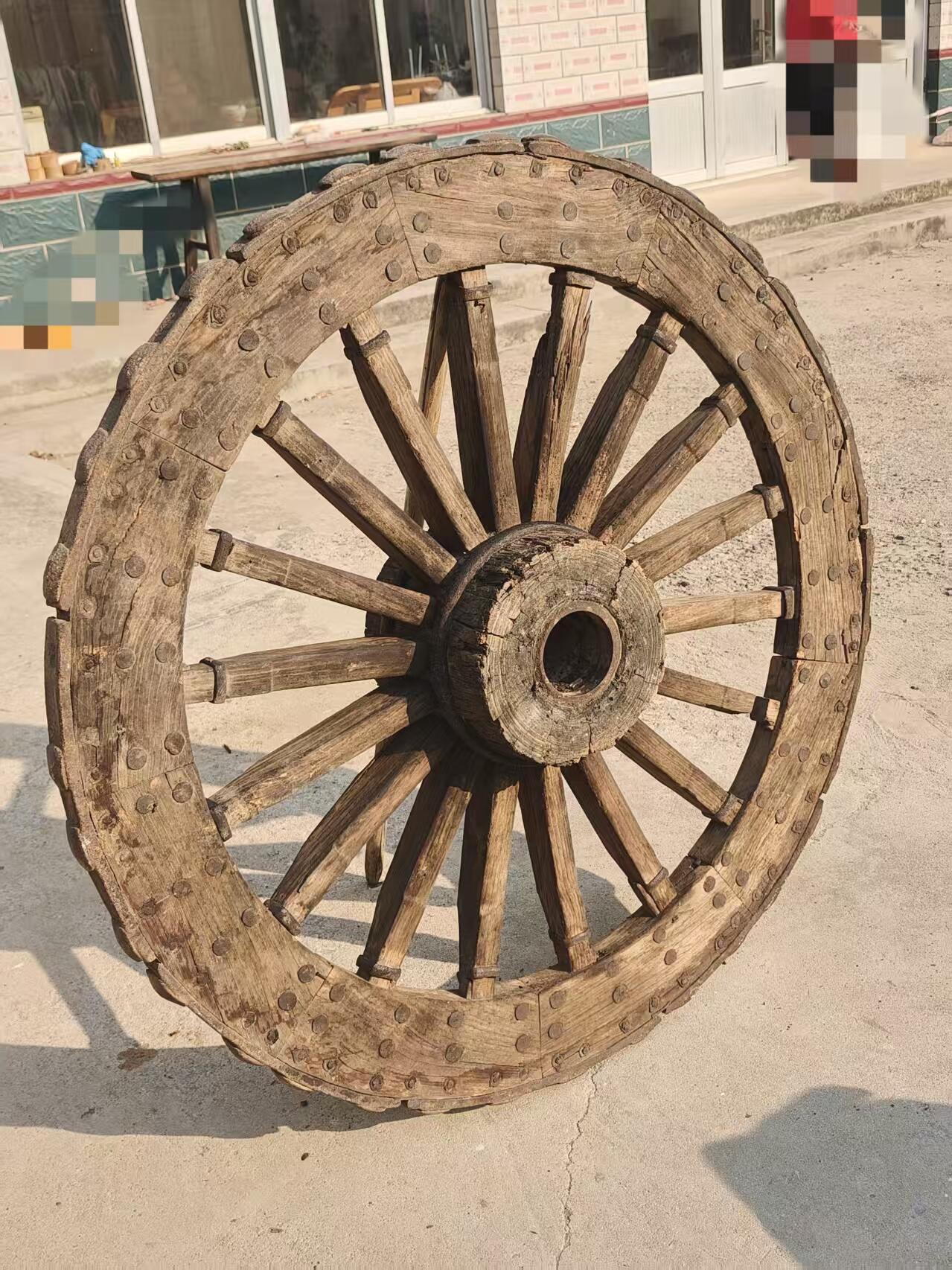 清代老榆木老车轮，带铁箍，全品包老，寓意财源滚滚发大财，收藏，摆放佳品