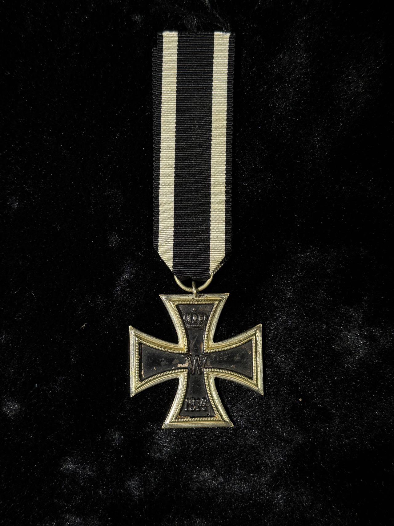 戎马世界章牌大赏第110期 德国一战二级铁十字勋章，漆面有损