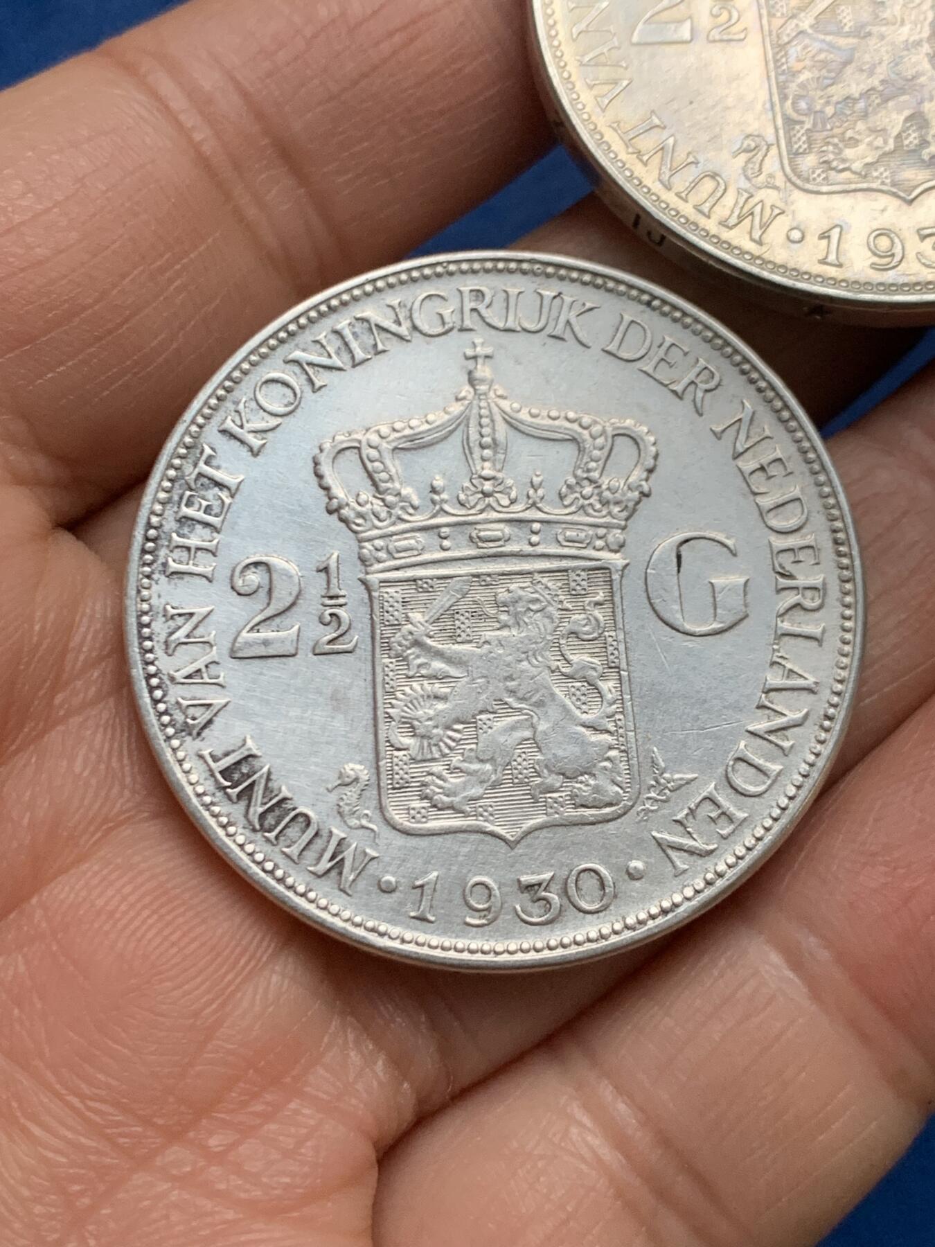 《竞宝斋》第461场 周日，周一，2场连拍 （全场包邮）欢迎送拍 两枚一组 荷兰1930年威廉明娜女王2.5盾银币 总重49.9克