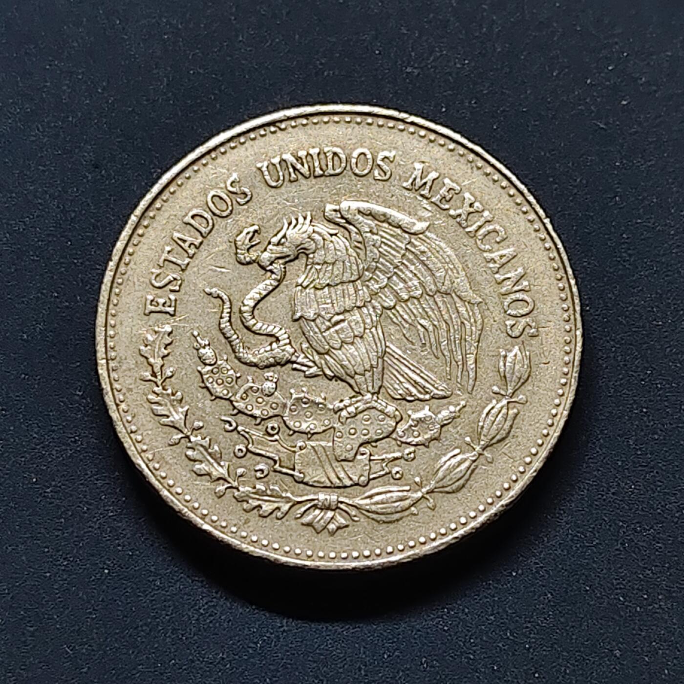 【全场包邮】纯粹捡漏拍498场-持续更新中 墨西哥1985年200比索1910年资产阶级革命75周年纪念币