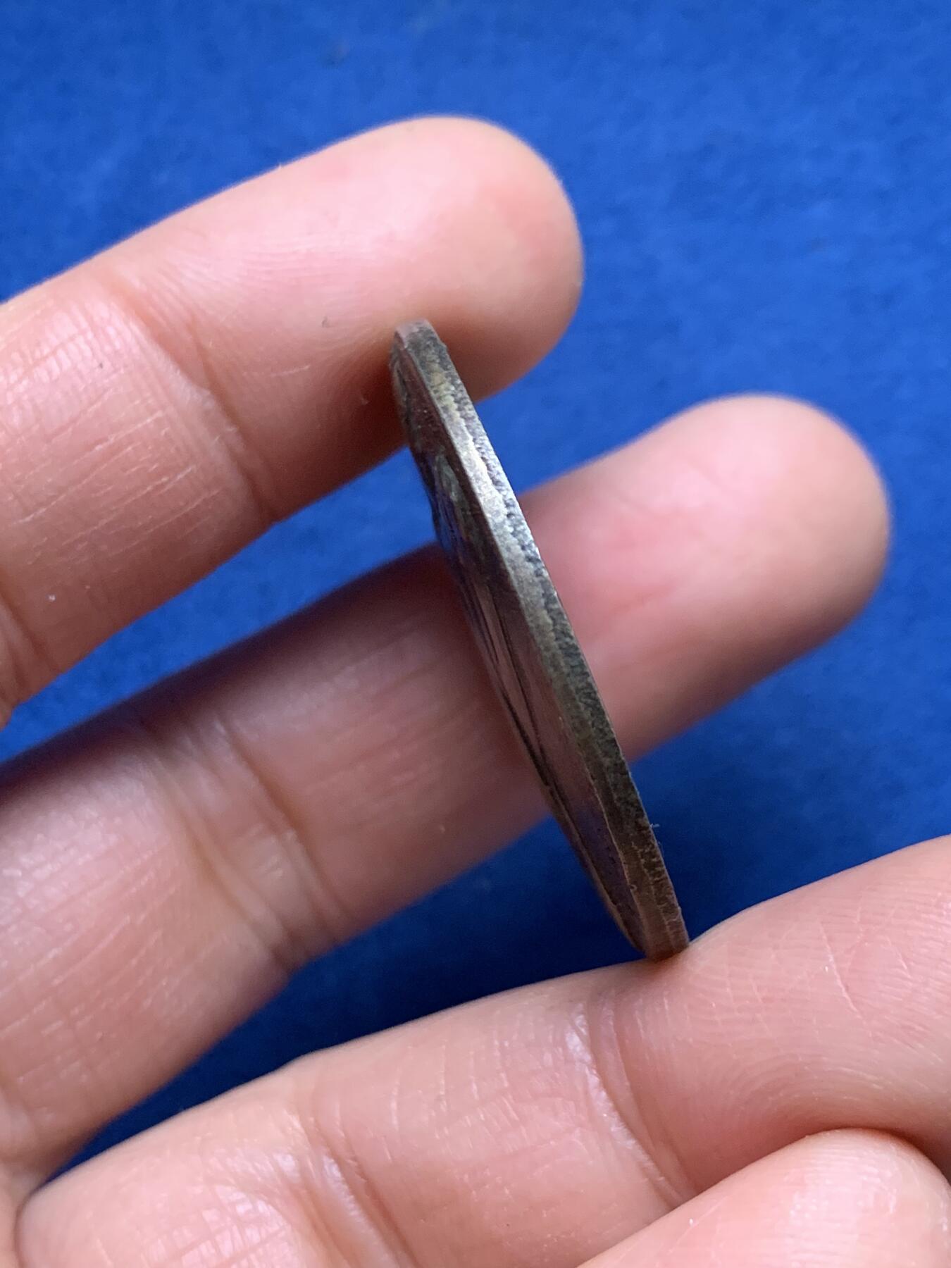 《竞宝斋》第461场 周日，周一，2场连拍 （全场包邮）欢迎送拍 1978年斯卡拉歌剧院二百周年纪念章，斯卡拉歌剧院位于意大利米兰，是世界最著名的歌剧院之一，始建于1778年。15.4克，35mm