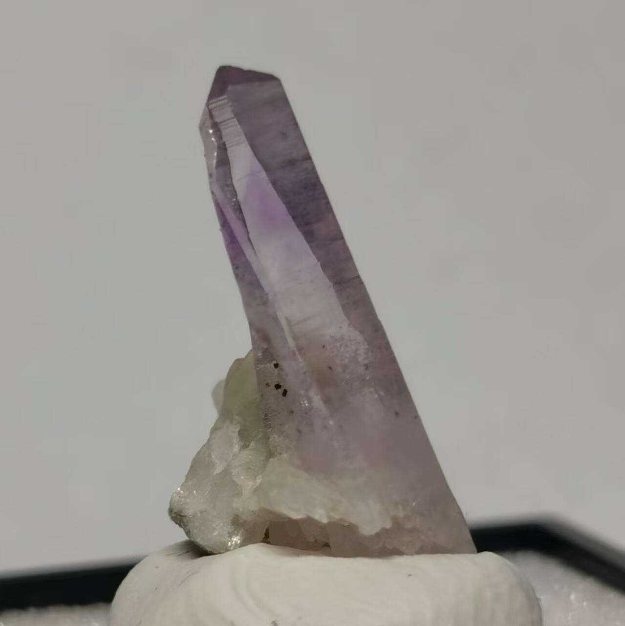 七河·世界币章矿标杂件每周小拍（总第35期）（本场周二结标） 藏家出品X676（4） 墨西哥克鲁兹水晶矿标 盒子矿  本件拍品由合作藏家负责邮寄