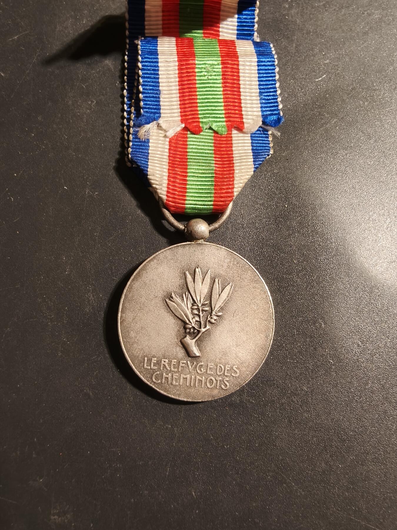 老王徽章第179期 法国银级铁路工人避难所纪念章